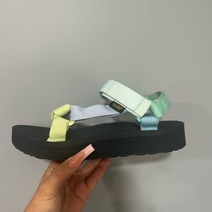 teva sandal